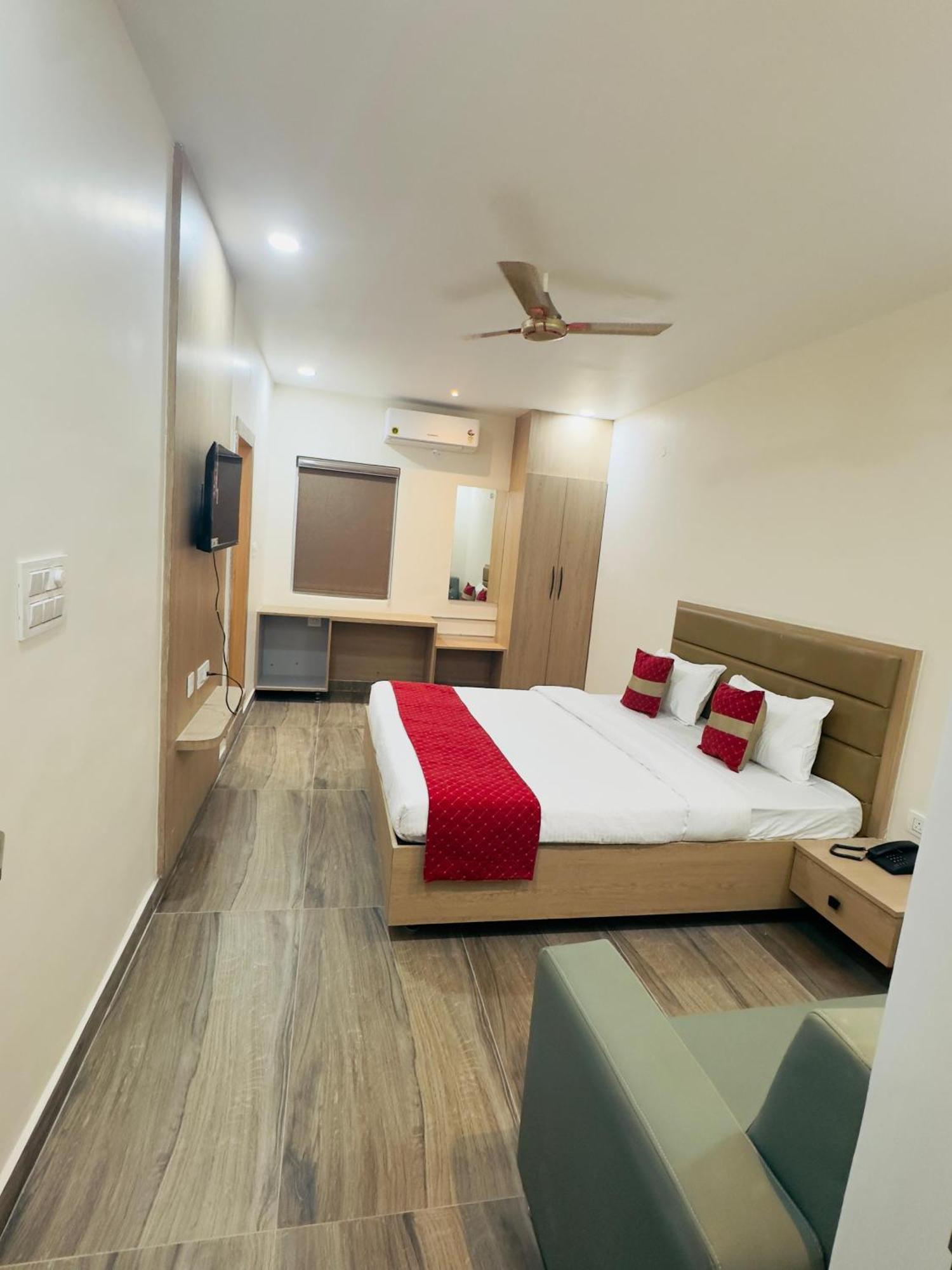 Hotel Raga Karimnagar Kamer foto